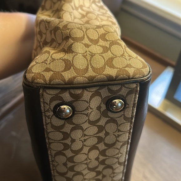 Coach Brown and Cream Elegant Tote Bag - Picture 6 of 10